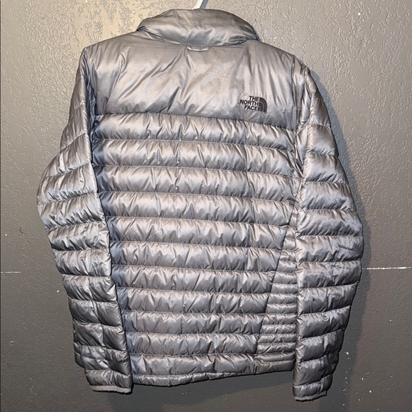 The North Face Gray and Green Insulated Jacket - Picture 3 of 3